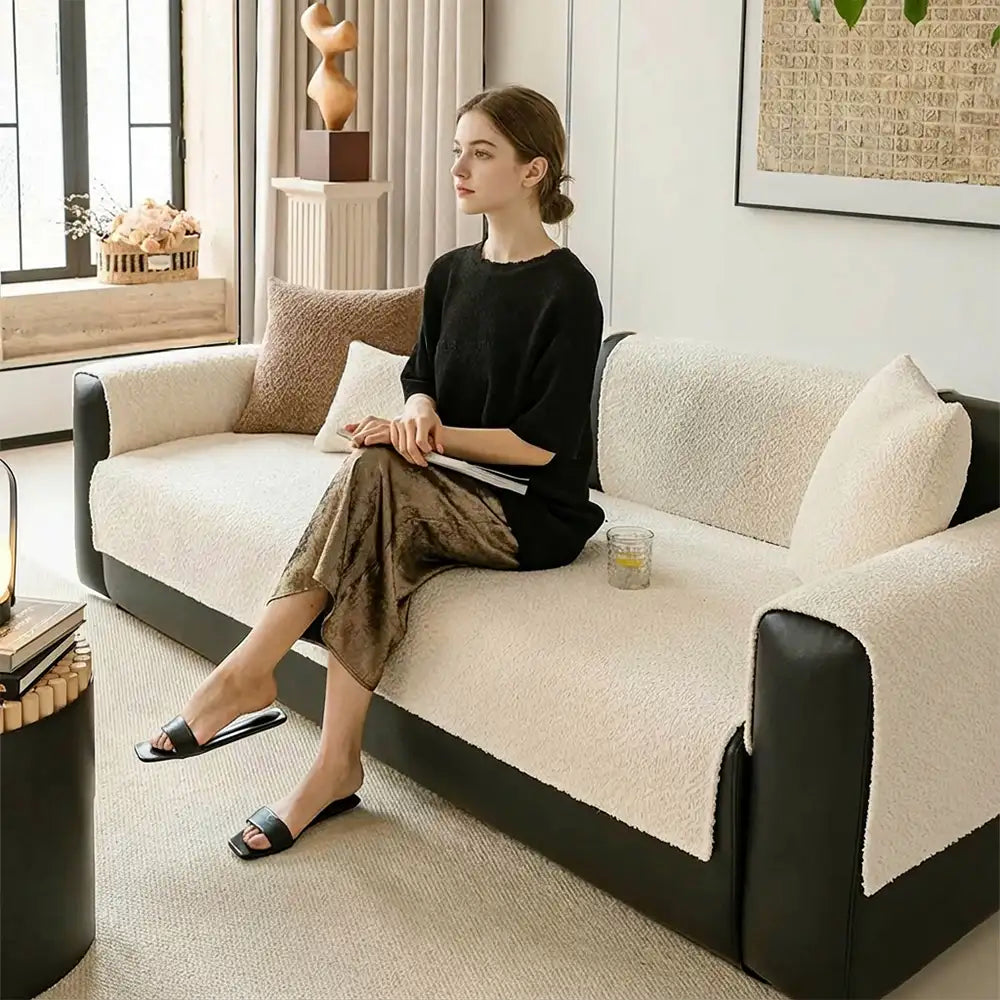 All-Season Breathable Chenille Scratch-Resistant Sofa Protection Comfy Couch Cover