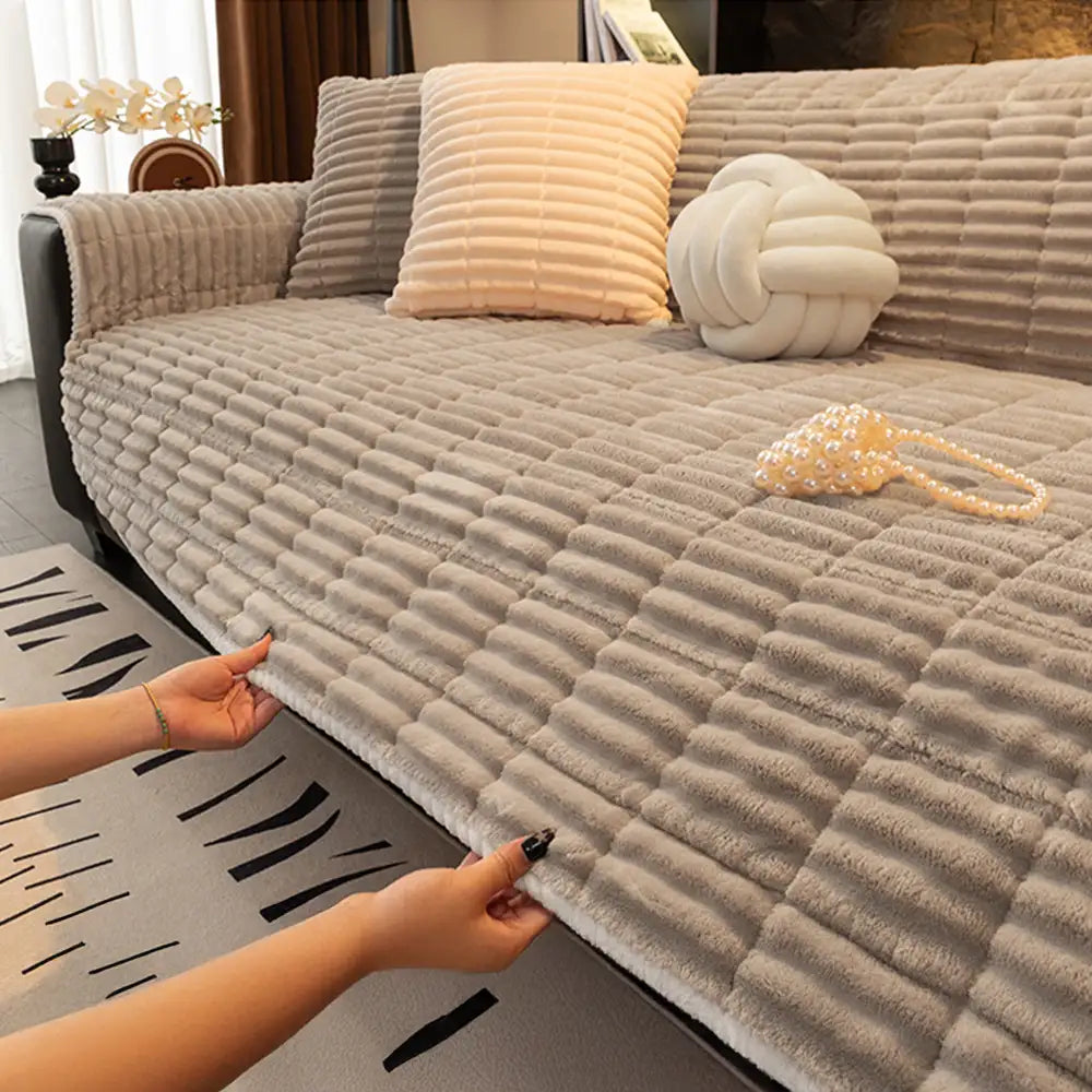 Waterproof One-Piece Cozy Flannel Sofa Protection Non-Slip Outdoor Silky Couch Cover