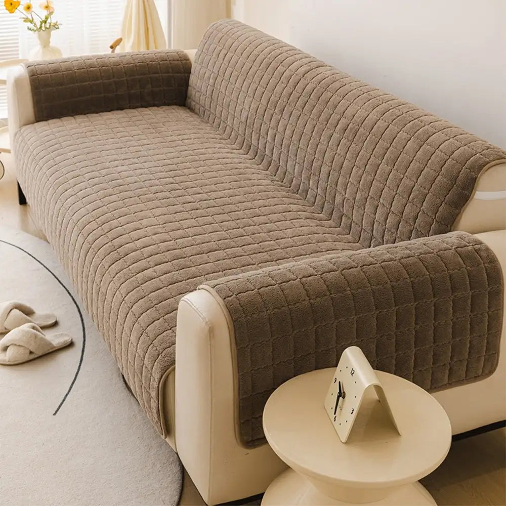One-Piece Soft Pet-Friendly Short Plush Sofa Protection Non-Slip Snug Couch Cover
