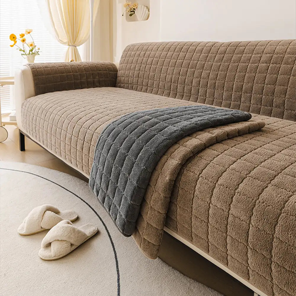 One-Piece Soft Pet-Friendly Short Plush Sofa Protection Non-Slip Snug Couch Cover