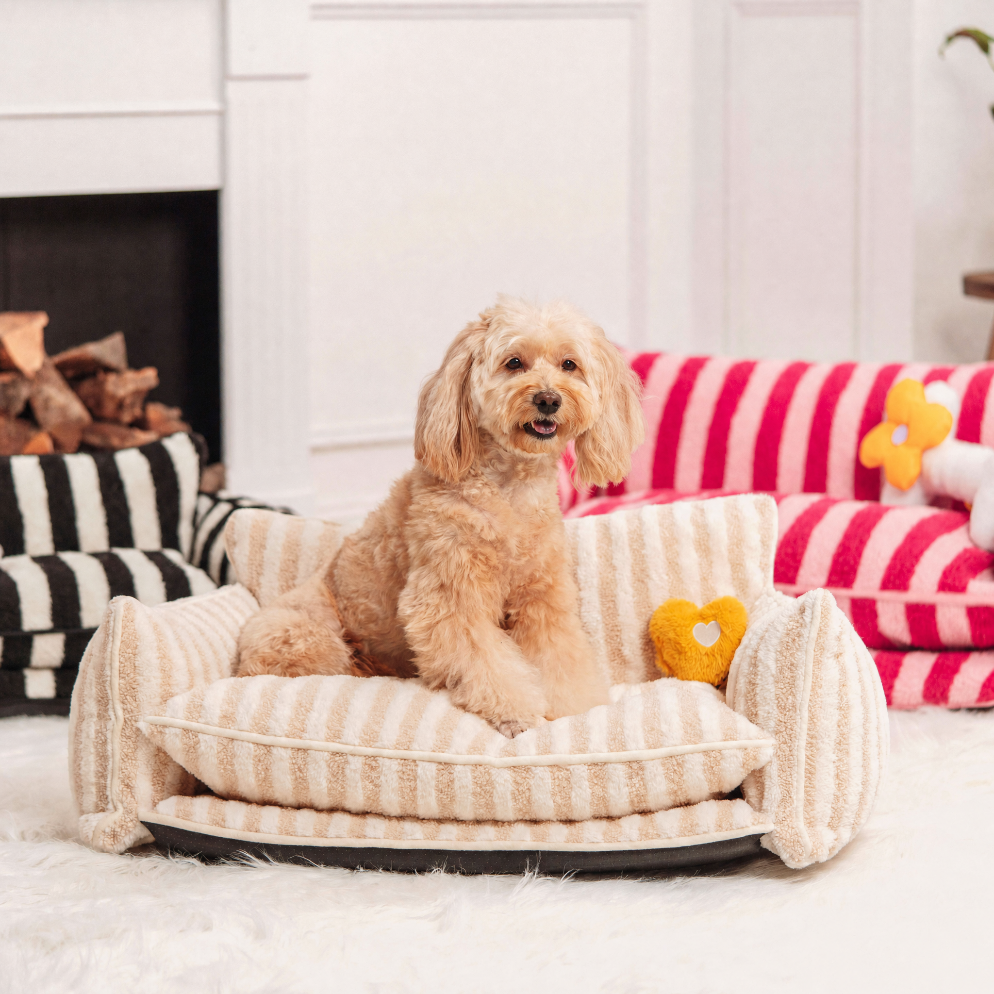 Pet's Cozy Faux Lambswool Sofa Bed | Stylish Striped Design for Cats and Dogs